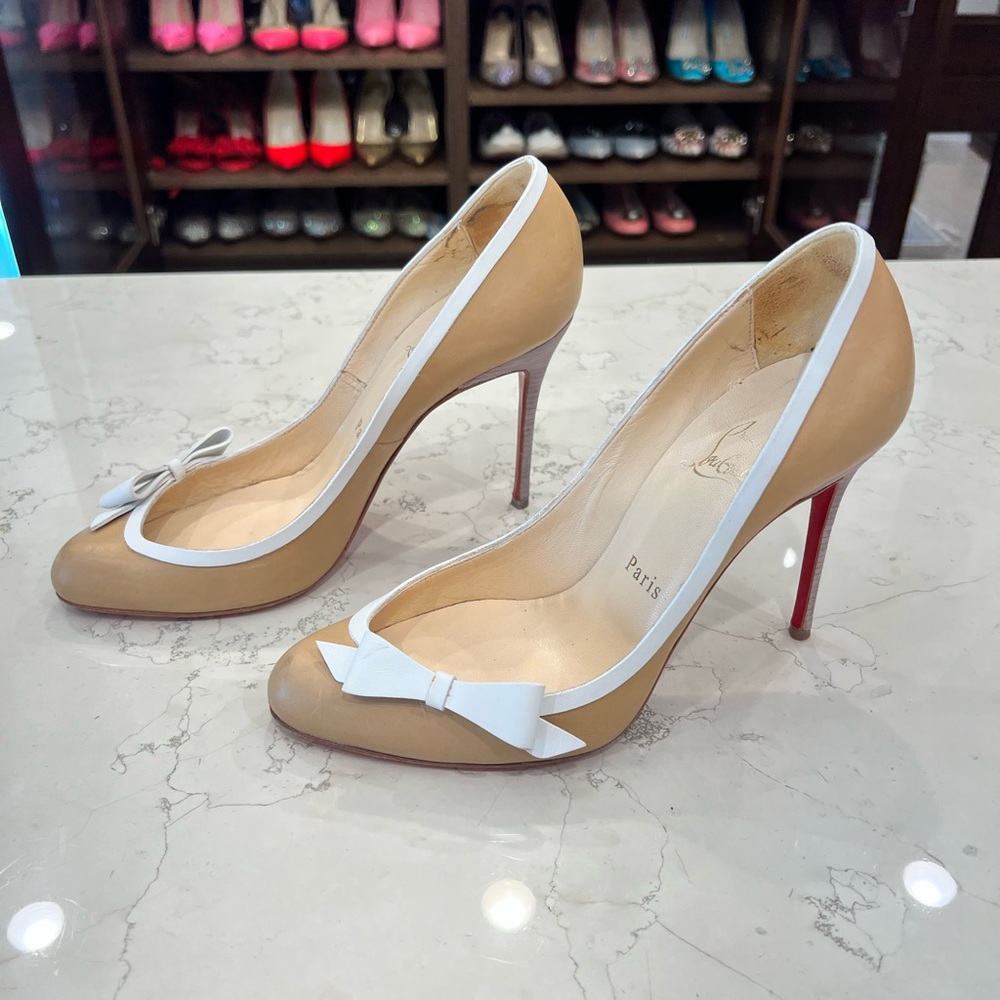 Christian Louboutin, beautiful beige heels with white bow, size 37.5 - Picture 5 of 13
